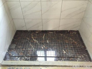 越來(lái)越多人衛(wèi)生間裝修不貼瓷磚了，現(xiàn)在流行這樣做，太聰明了